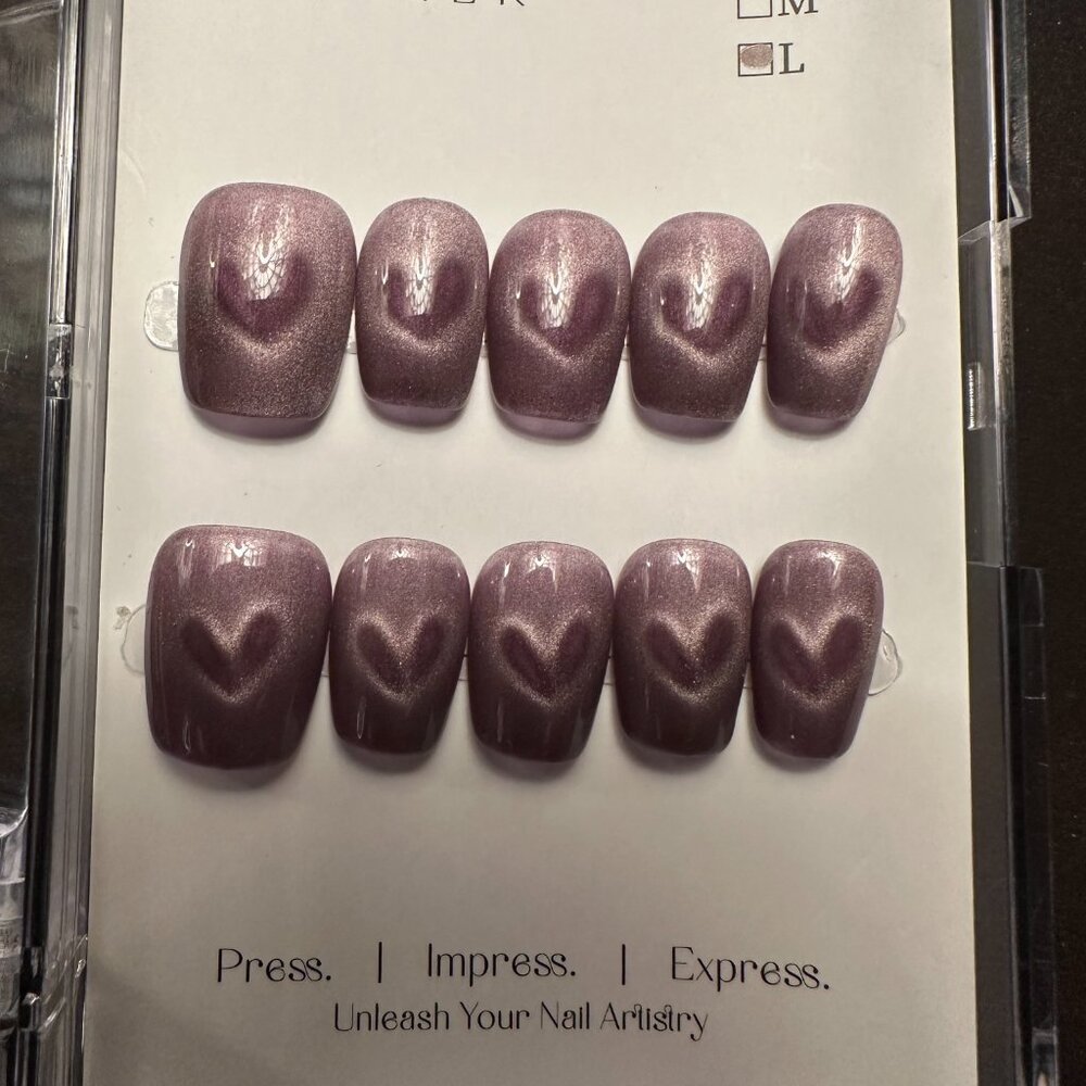 High-quality handcrafted reusable press on nails.